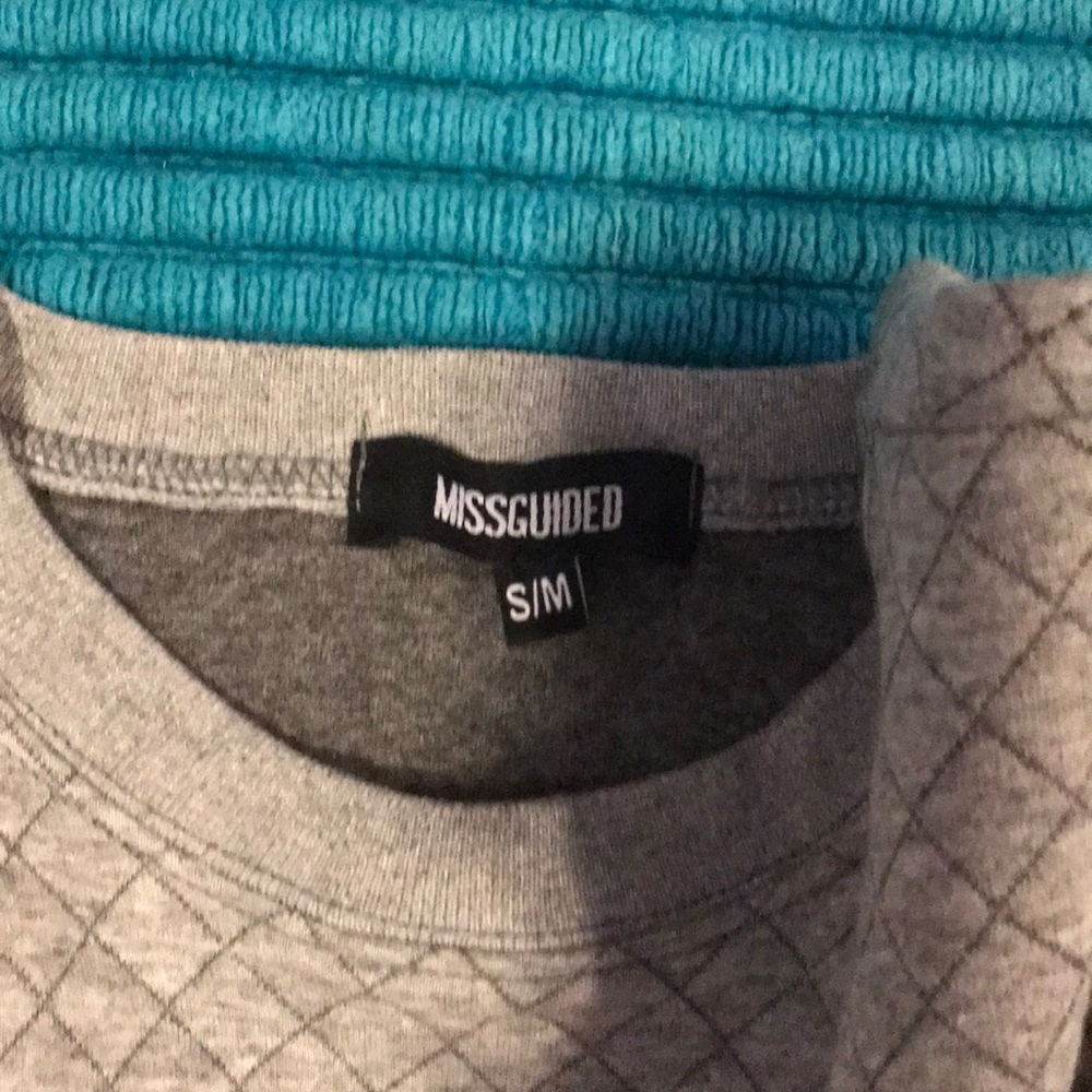 CUTOFF CREWNECK😜 - Picture 3 of 3